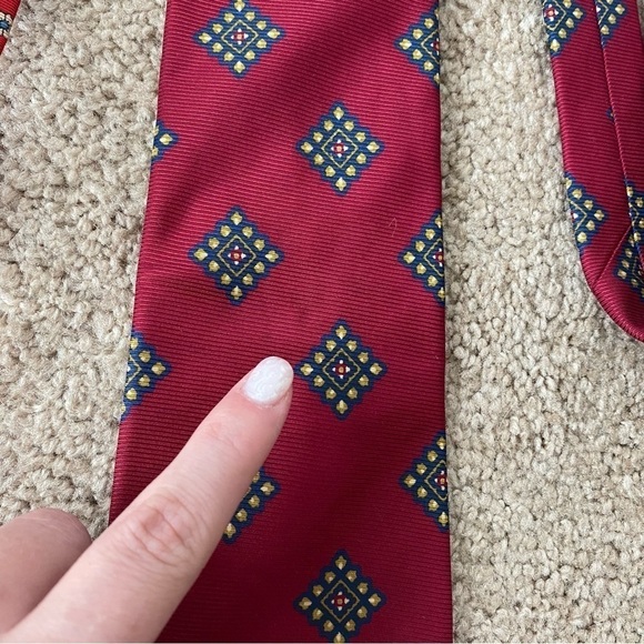 Burberry | Bundle of Men's Three Ties Patterned 100% Silk - Picture 15 of 16